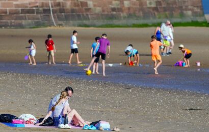 Met Office predicts &apos;very warm or hot sunshine&apos; this week