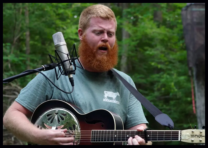 Oliver Anthony Shares Video For '90 Some Chevy' Oliver Anthony Shares Video For '90 Some Chevy'
