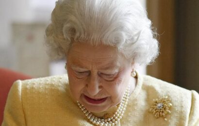 Diana biographer Andrew Morton worries Queen&apos;s papers will be burnt