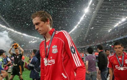 Peter Crouch slams ex-boss for tactical blunder in 2007 Champions League final and reveals how Liverpool could have won | The Sun