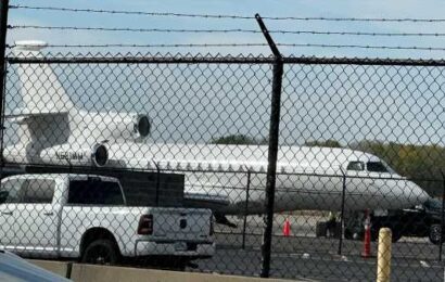 Taylor Swift&apos;s jet touches down in Kansas City for Travis Kelce game