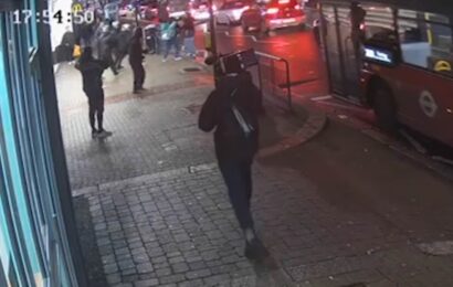 Moment Deliveroo driver is savagely beaten on south London street
