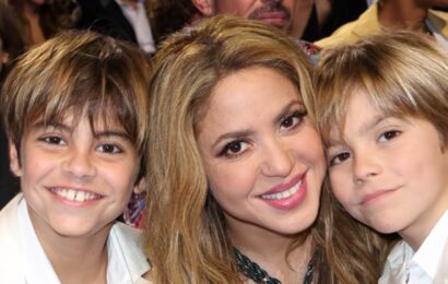 Shakira gets high fives from her sons after winning at Latin Grammys
