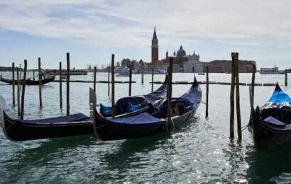 Venice to charge tourists €5 entry fee to reduce overcrowding