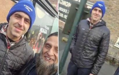 Ronnie O'Sullivan hailed 'people's champion' as he casually stands at bus stop with cigarette before £250k title win | The Sun